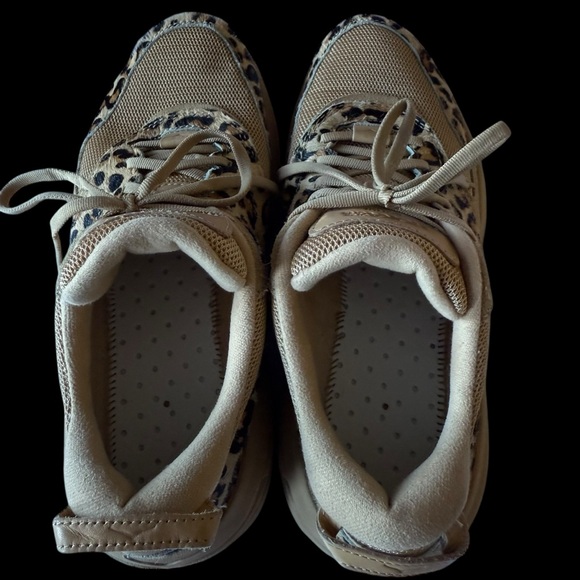 HOKA X Eg Bondi Unisex Sneakers - Picture 8 of 10